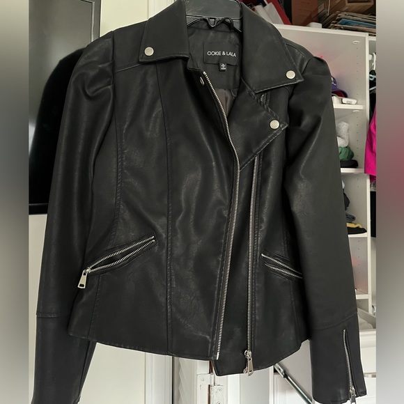 black leather jacket - Picture 1 of 4